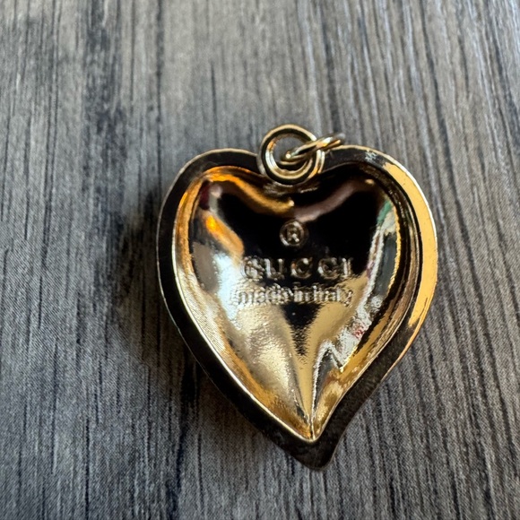 Gucci Authentic Heart Lightning Bolt Charm NEW - Picture 3 of 4